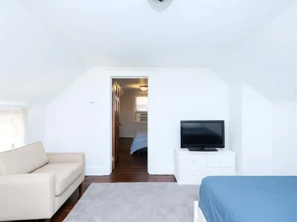 208 Saint Mary's Avenue image 36 of 47