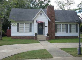 2943 Russ St, Marianna, FL 32446