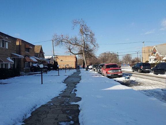 5th image of 7926 S Artesian Ave