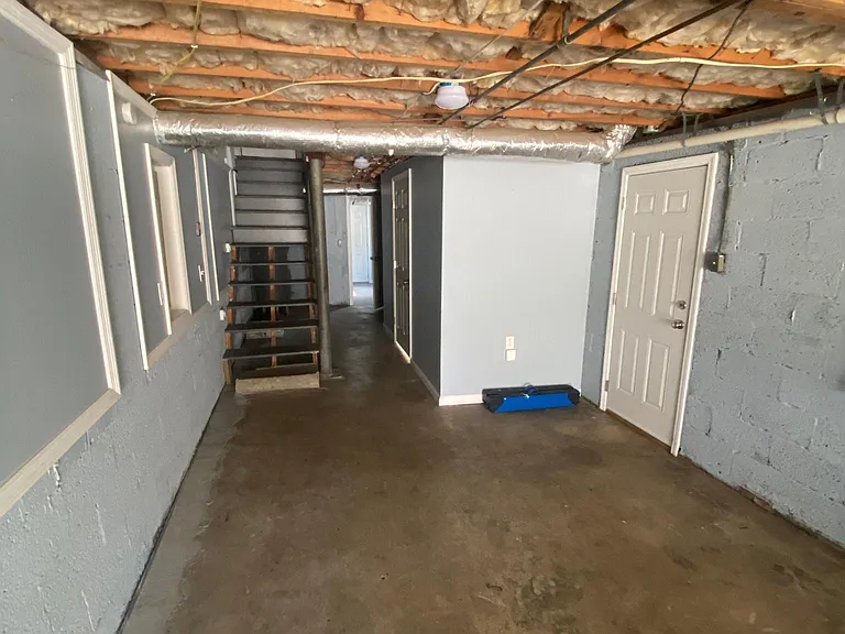 1018 Robins Crest Rd — Photo 15