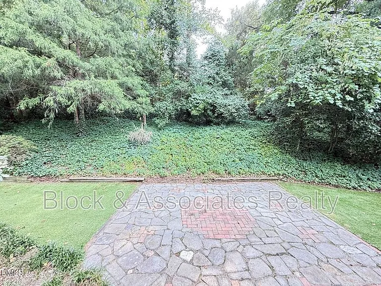 2667 Davis St — Photo 35