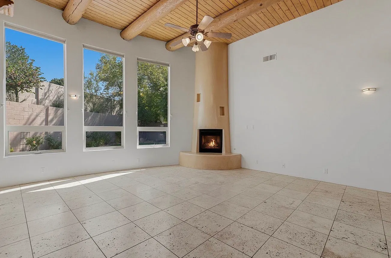 4 bed, 2329 sqft, $3,250 — Photo 2
