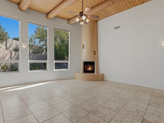 2nd image of 8927 Helmick Pl NE