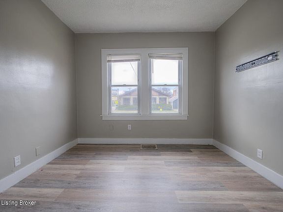 4th image of 221 W Woodlawn Ave