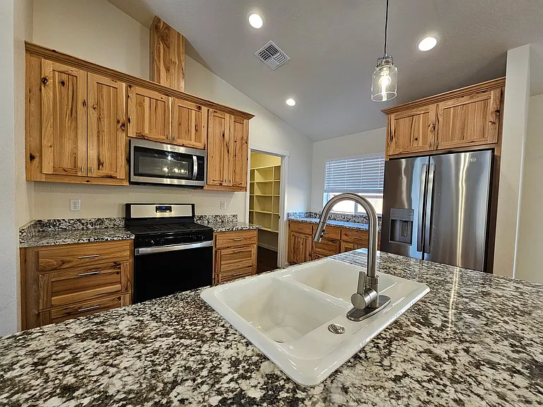 1006 SW L St — Photo 4