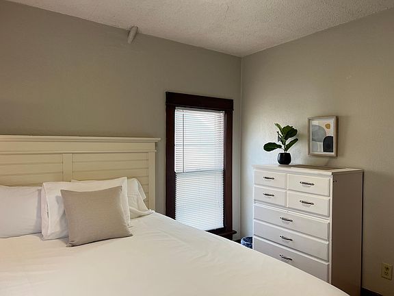 Queen bedroom