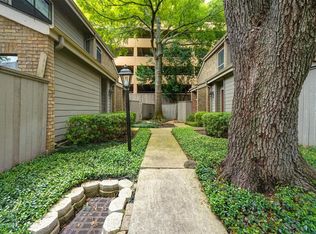 2601 Augusta Dr APT 26, Houston, TX 77057