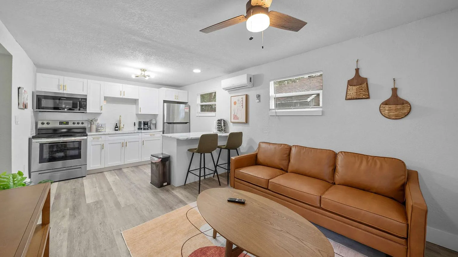 1 bed, 1.0 bath, 624 sqft, $3,103 — Photo 1