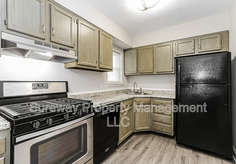 811 Wesley Ave — Photo 6