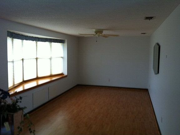 4th image of 5 Westridge Ln