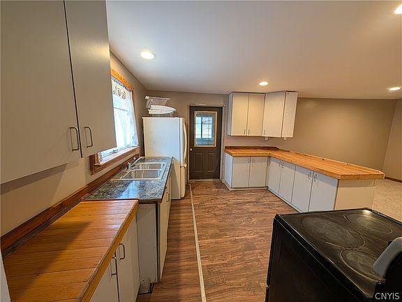 2nd image of 14272 State St