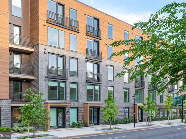 701 N Henry St #413, Alexandria, VA 22314