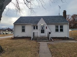 223 S Locust St, Colfax, IA 50054