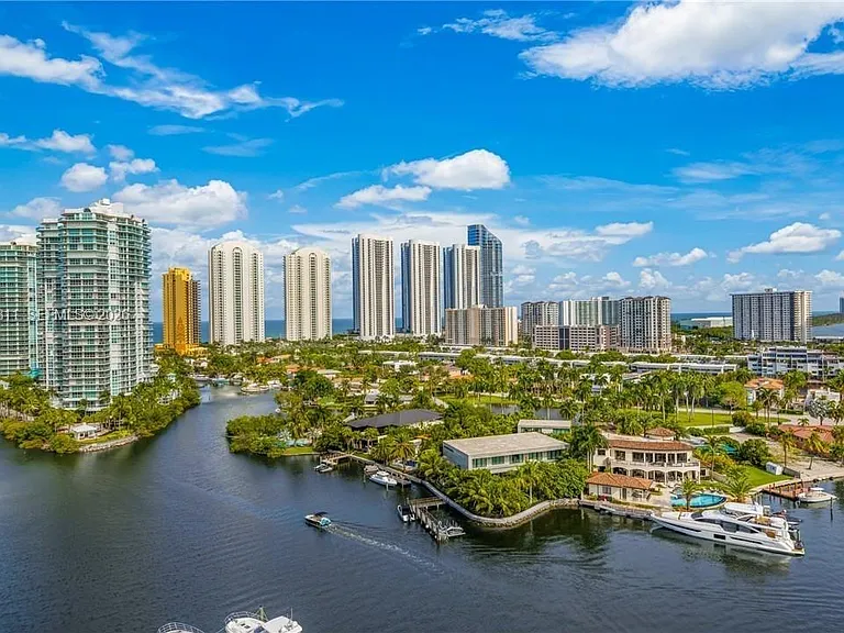 400 Sunny Isles Blvd #819 — Photo 6