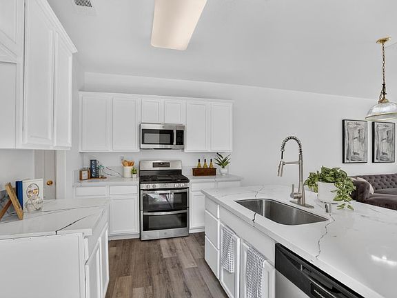 5th image of 3033 English Oak Cir