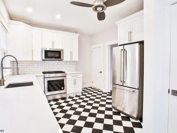 17 Walnut St, Summit, NJ 07901