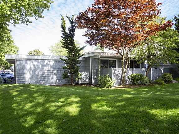 2nd image of 654 N Hayden Bay Dr