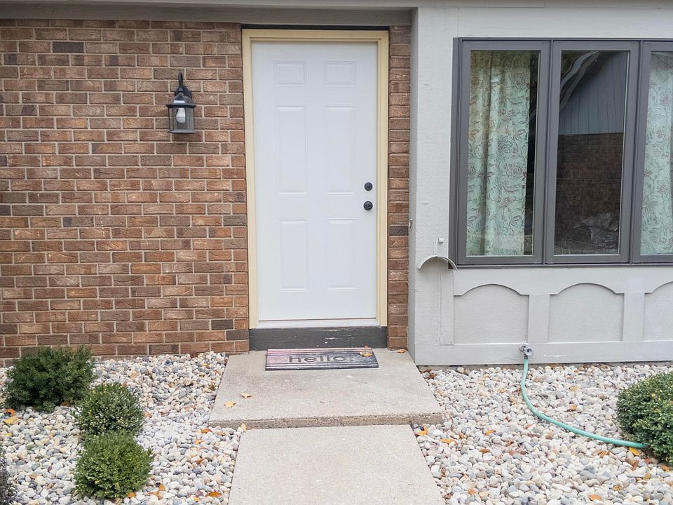 1st image of 825 Apple Blossom Ln