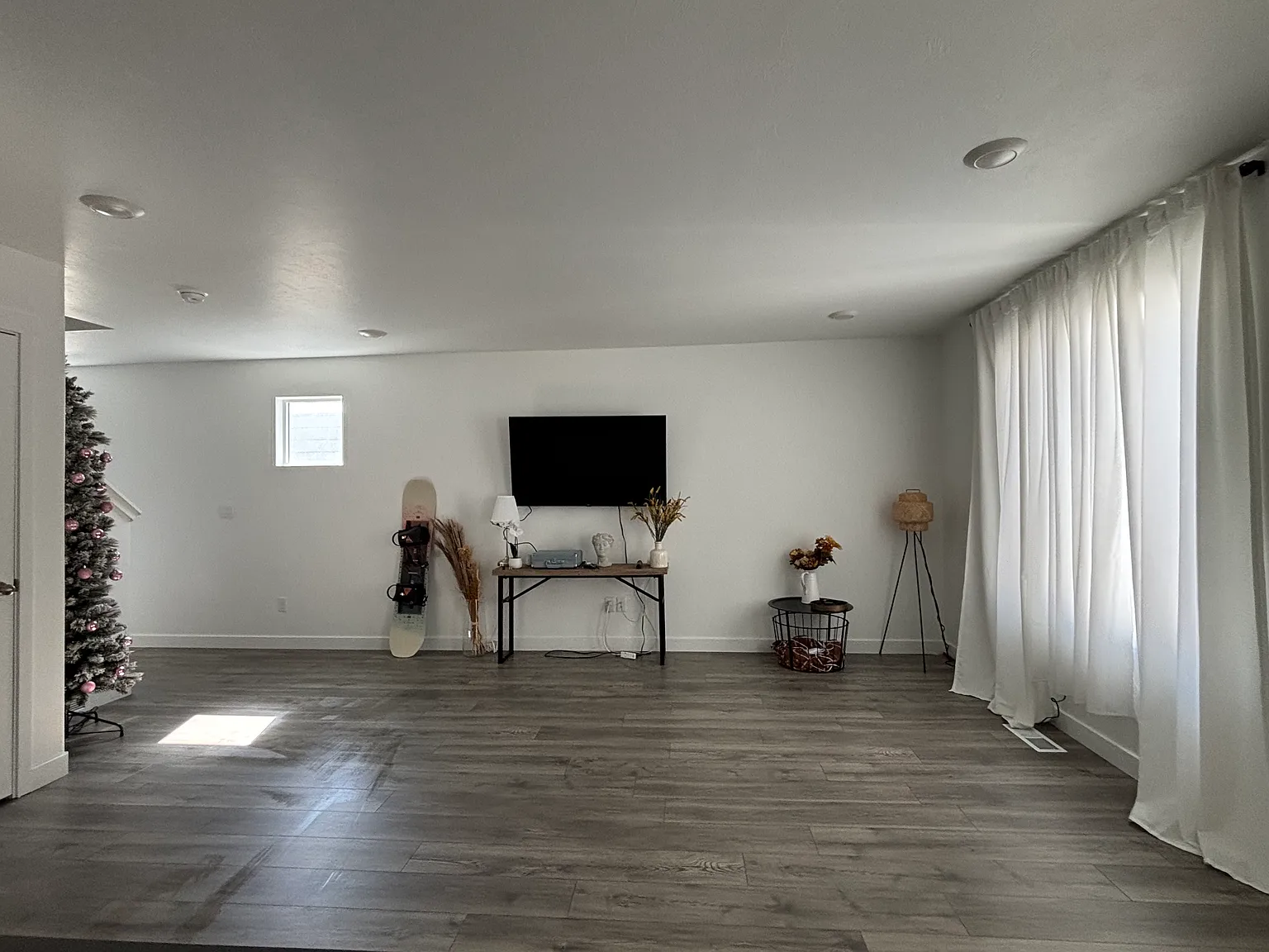 3 bed, 2187 sqft, $2,300 — Photo 3