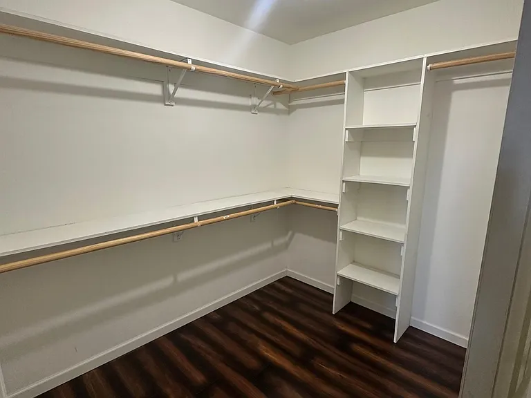 10485 S Del Valle Dr — Photo 16
