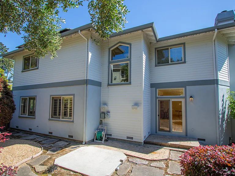 111 Misty Ct — Photo 35