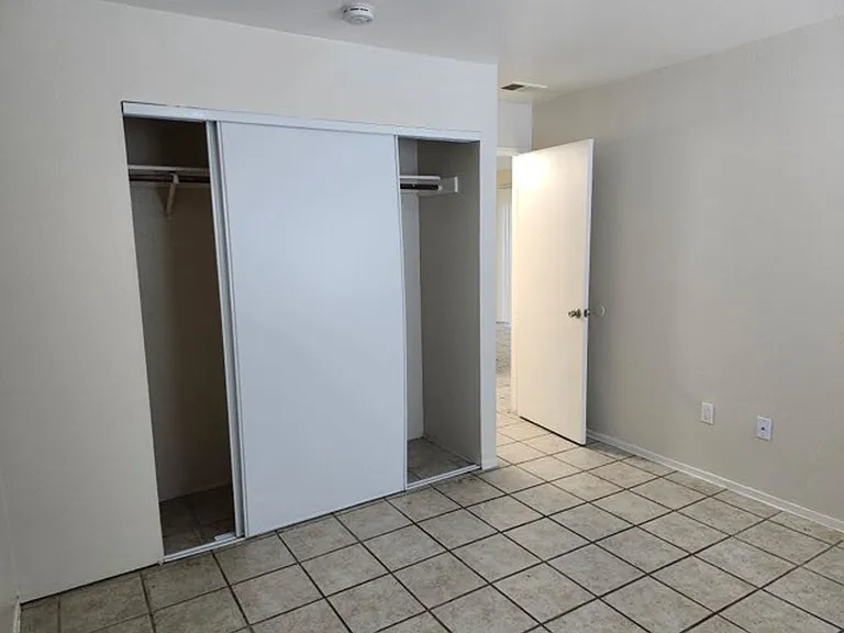 Sonoma Court Townhomes — Photo 12
