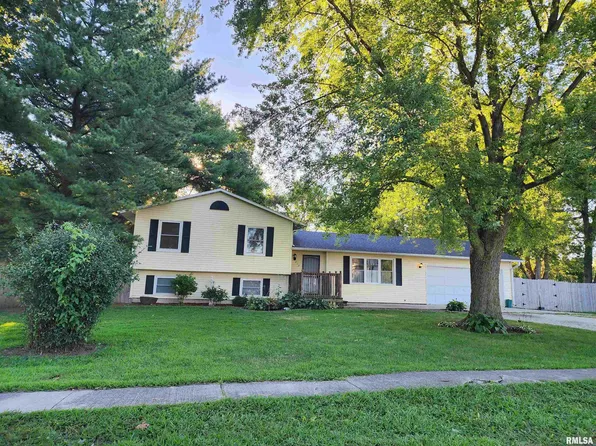 218 & 216 N Church St, Mechanicsburg, IL 62545