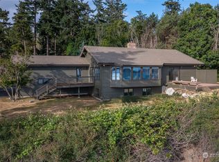 237 Scenic Ln, Eastsound, WA 98245