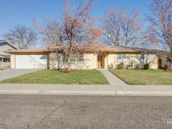 1235 Moore Way, Ontario, OR 97914