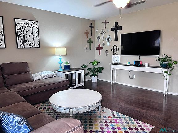 3rd image of 1732 Laura Ln