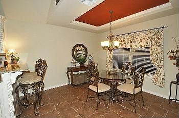4th image of 608 E Hillcrest Ln