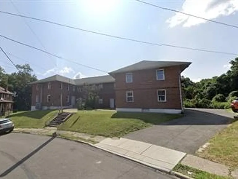 421 Ohio Ave — Photo 1