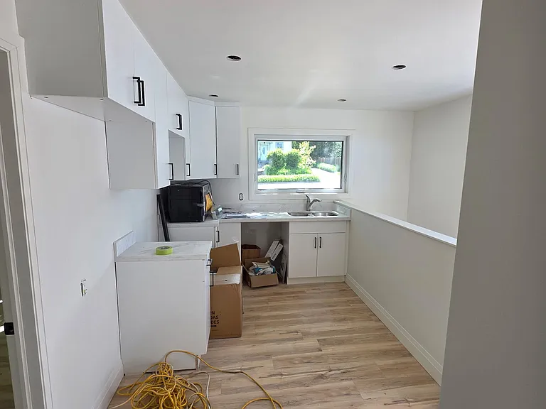567 Woolwich St #1 — Photo 9