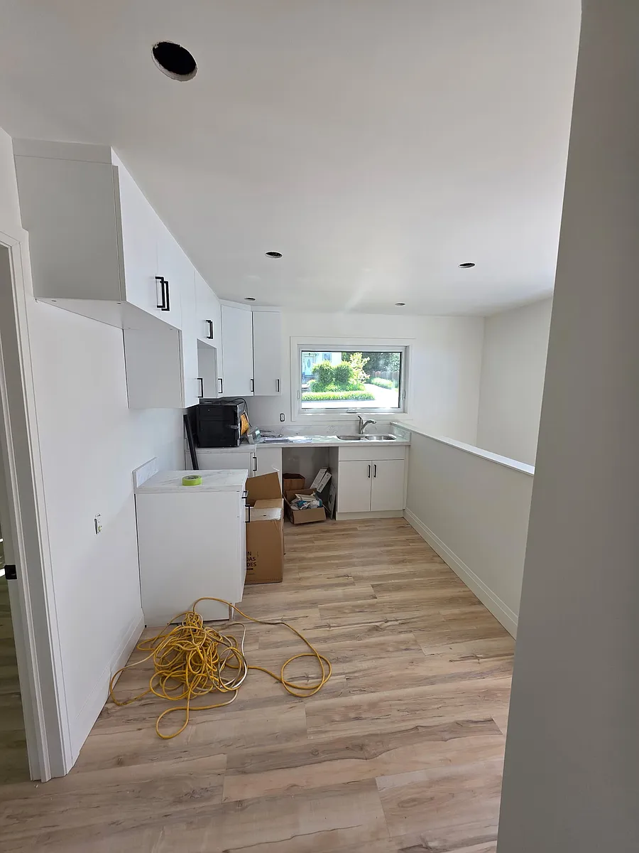Building Photo - 567 Woolwich St #1