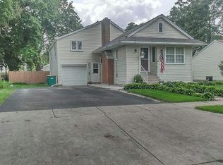1020 Oneida St, Joliet, IL 60435