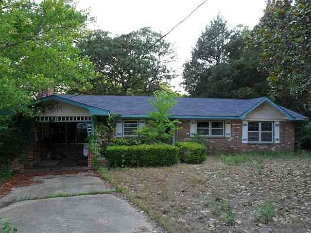 1st image of 107 Greenwood Ct