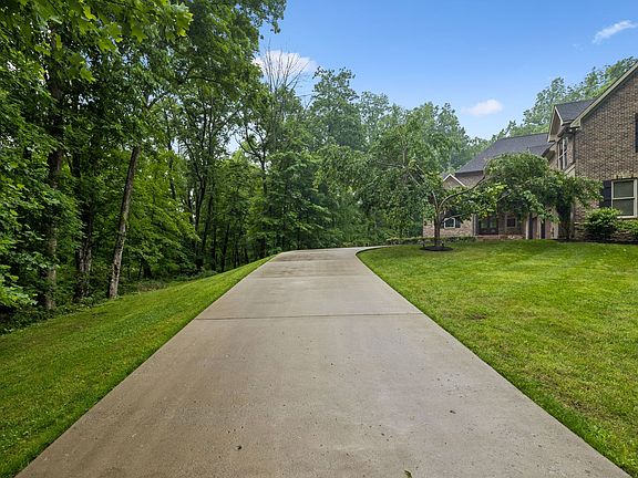 2nd image of 129 Timber Hills Rd