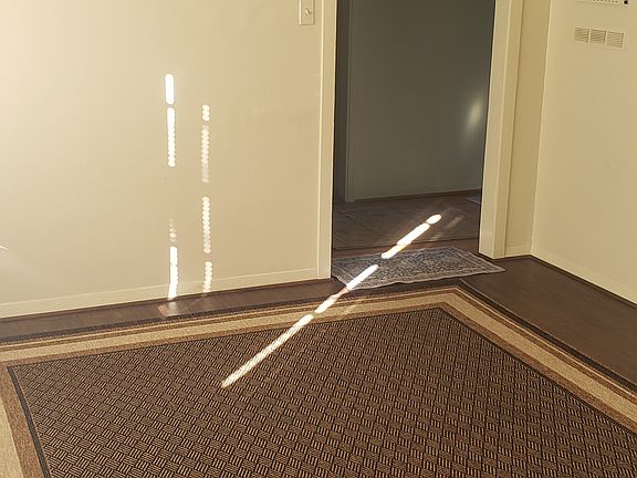 5th image of 2466 Jones Ave