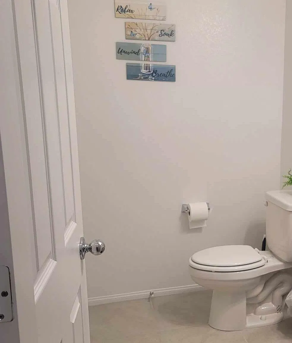 4 bed, 3.5 bath, 2044 sqft, $4,547 — Photo 3