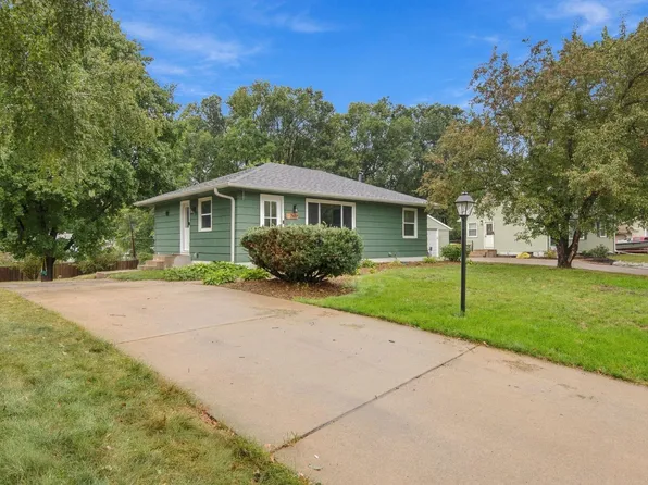 2102 Opal Dr, Eagan, MN 55122