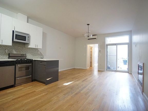 3rd image of 322 W 138th St #1A