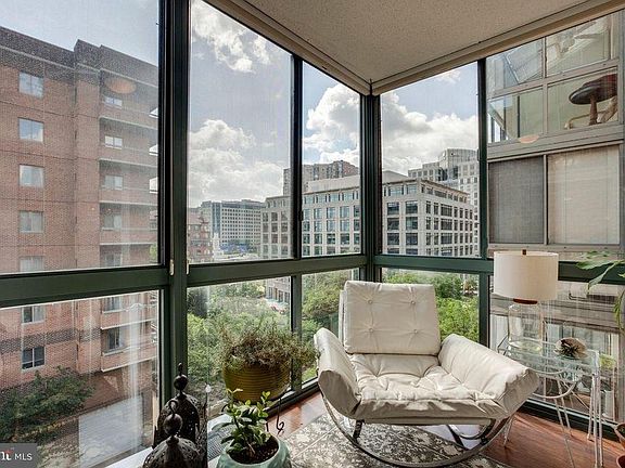 5th image of 1050 N Taylor St #1608