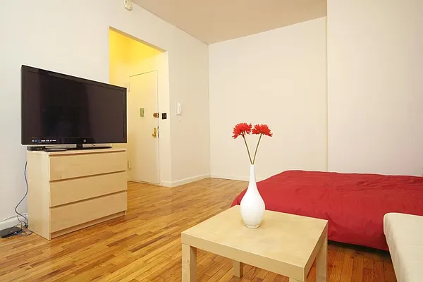 Rented by Big Apple Living | media 25