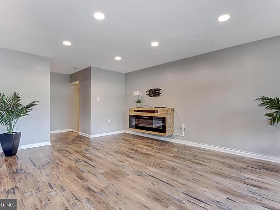 3rd image of 18714 Walkers Choice Rd #18714