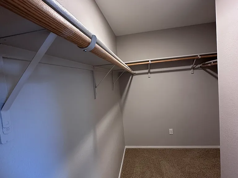 6902 Golden Oak Ln — Photo 12