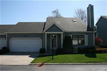 1st image of 14 Pond Dr #14