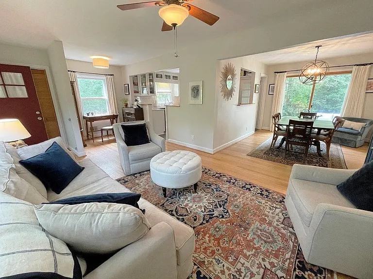 320 Barclay Rd — Photo 12