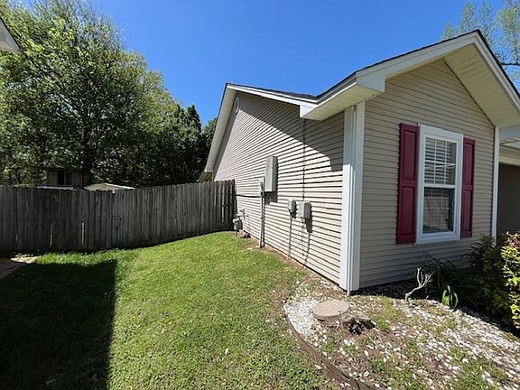 3rd image of 2701 Gage Dr