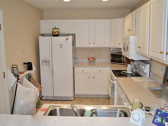 5th image of 9 Highmeadow Dr