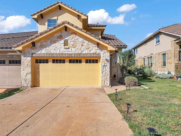 520 S Meadowlark St #B — Photo 2
